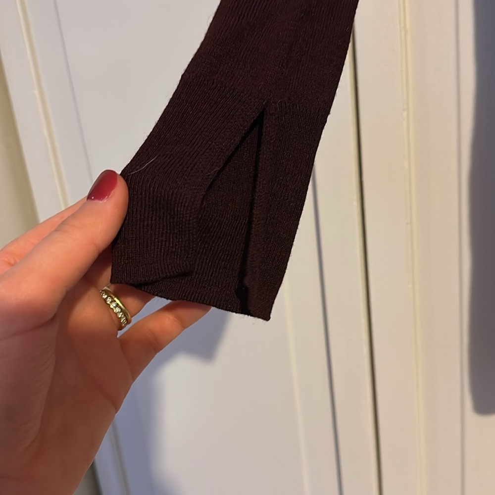 H&M burgundy light weight sweater - Picture 3 of 5